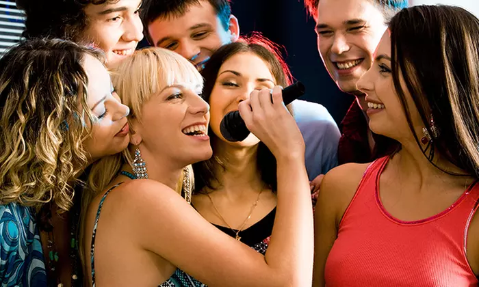 Session privée de karaoké de 60, 90 ou 120 minutes pour 1 à 8 personnes - Primary Image