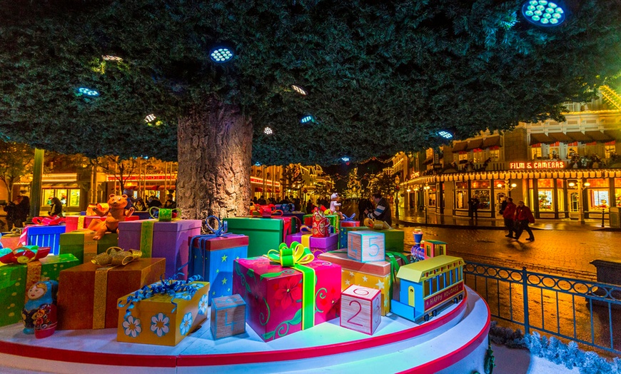 Image 7: Disneyland® Paris Enchanted Christmas