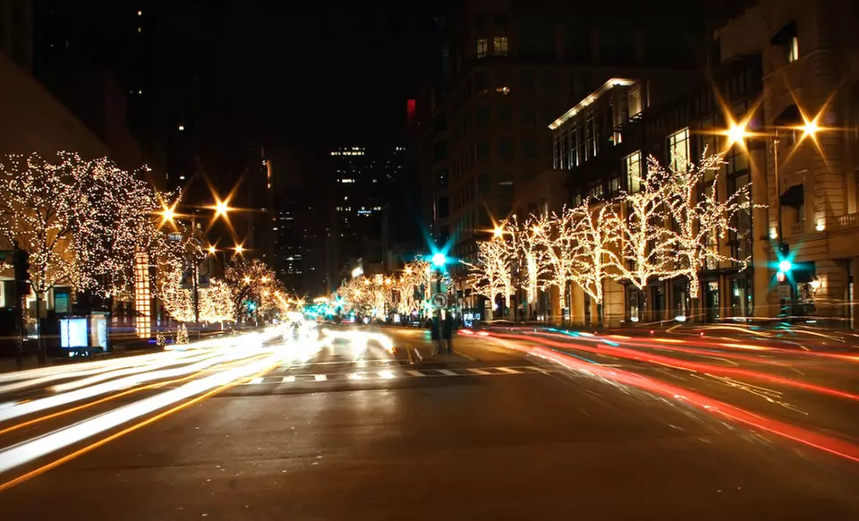 Stay at Chicago's Essex Inn - Second Medium
