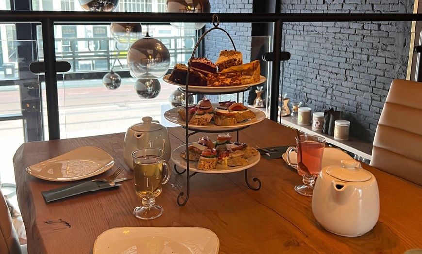 Image 2: High Tea in het centrum van Amsterdam, what's not to love?