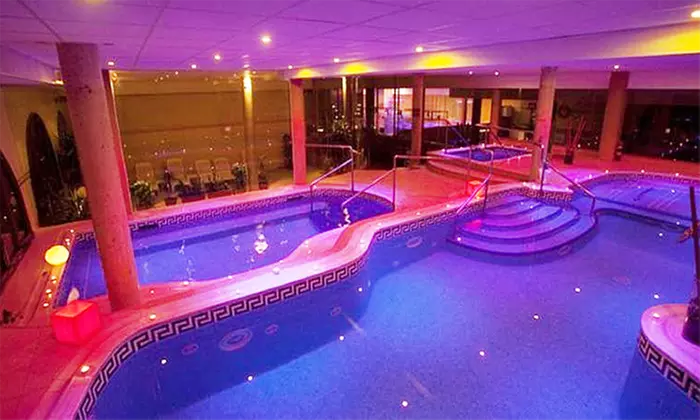 Madrid: 1 o 2 noches para dos con desayuno o media pensión y opción a circuito spa en BlueSense Sierra Madrid desde 54€ - Primary Image