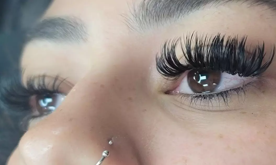 Up to 40% Off on Eyelash Extensions at Tha Makeup Dr Luxury Spa