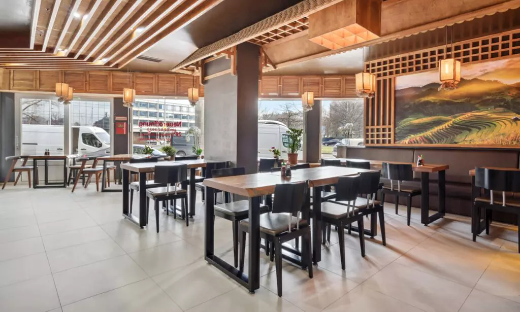 Umi Vegan XXL Sushi-Platte m. 3 od. 6 Vorspeisen bis 3 oder bis 6 Pers