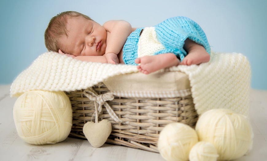 Image 7: Baby Photoshoot with Six Prints