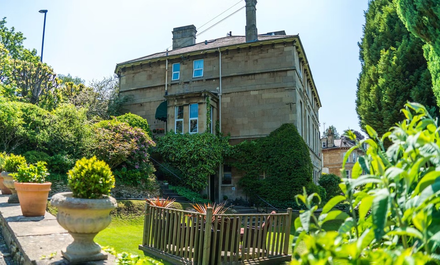 Image 5: Bath: 4* Stay with Breakfast