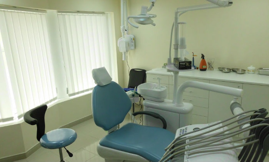 Image 3: Airflow Teeth Cleaning & more