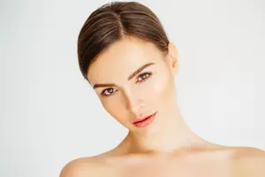 1 bis 3 exklusive Gesichtsbehandlungen– Skin-Booster-Biorevitalisierung mit 2 ml Hyaluron (bis 45% sparen)