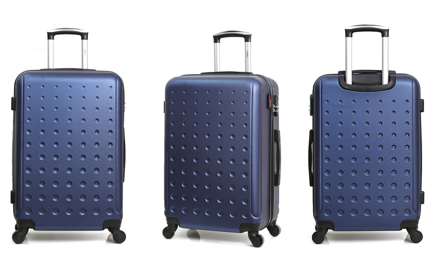 Image 12: Three-Piece Hero Luggage Set