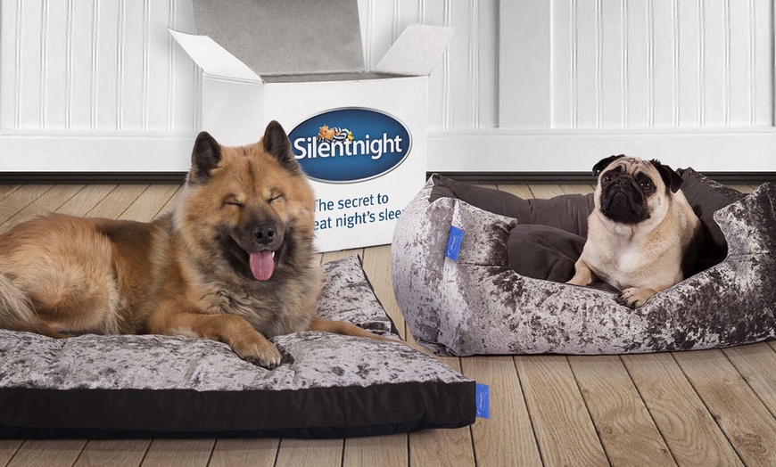 Image 1: Silentnight Dog Bed