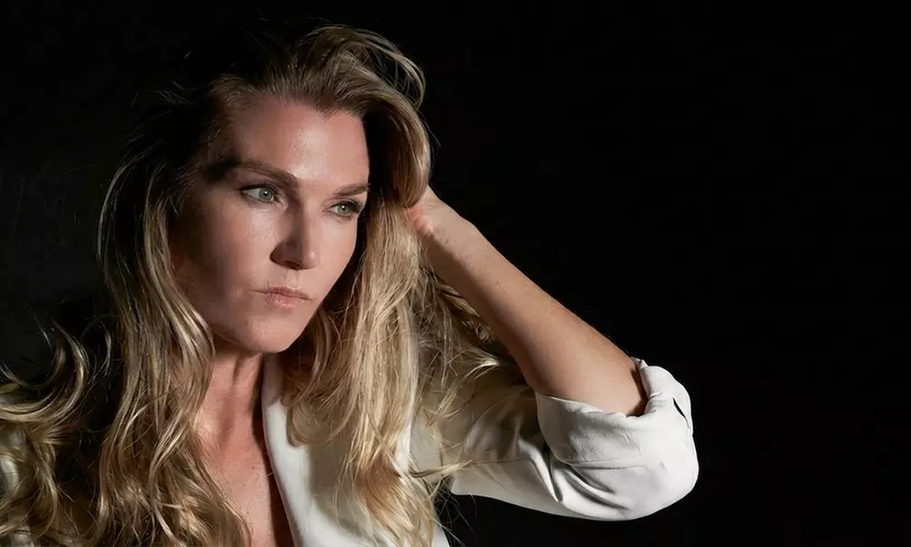 Séance photo pro en studio avec accompagnement et mini-album