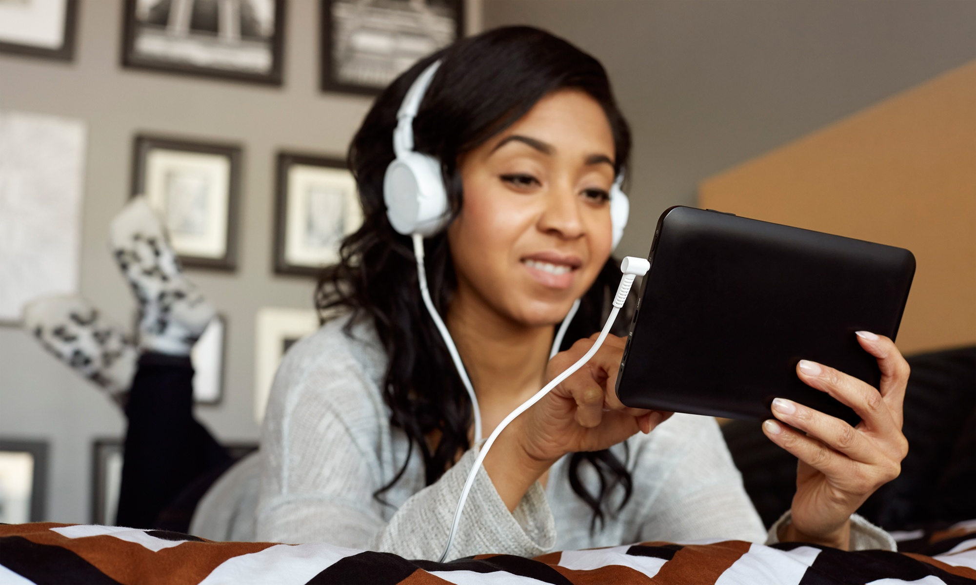 Get a Personalized Lyrics, MP3 Delivery for 1-Min or 3 to 4 Min Songs