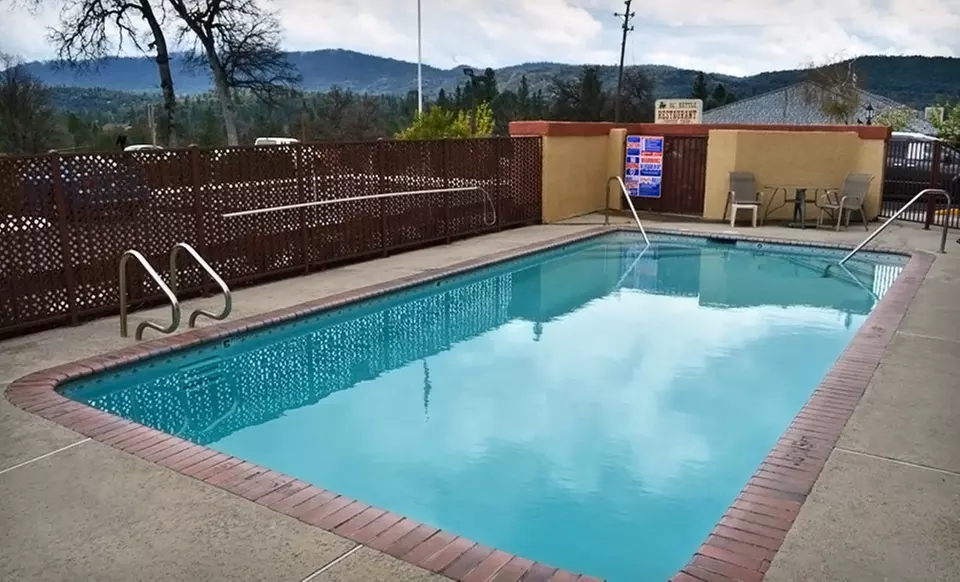 Two-Night Stay at Days Inn - Yosemite Sierra Inn in Oakhurst, CA - Second Medium