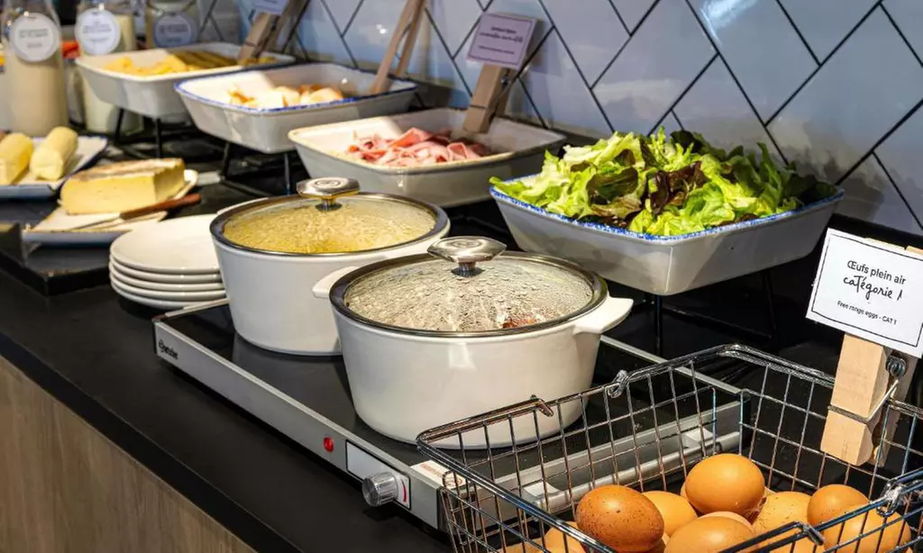 Lille : chambre double standard avec petit-déjeuner et vin/bière