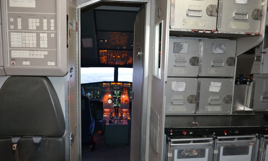 Image 3: Dîner de luxe dans une cabine d'avion réaménagée