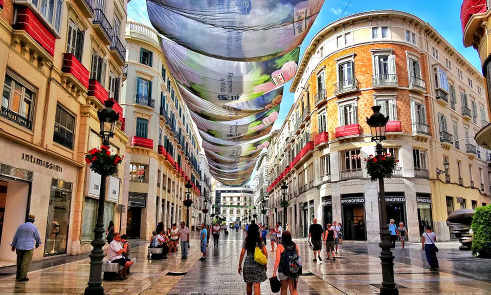 Descubre España a tu ritmo: audioguía con historia y recomendaciones