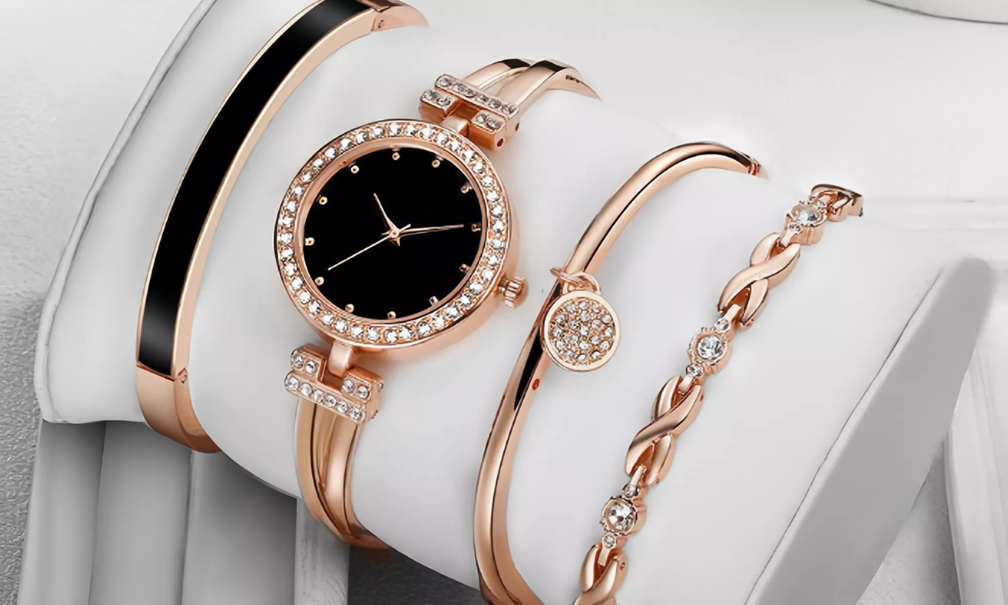 Horloge met verschillende bandjes