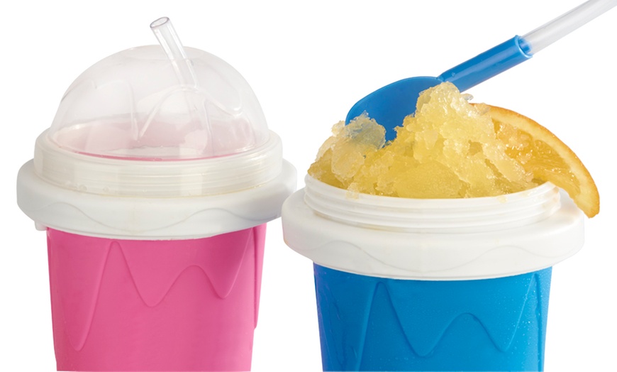 Image 5: Squeezable Slushy Cup Maker