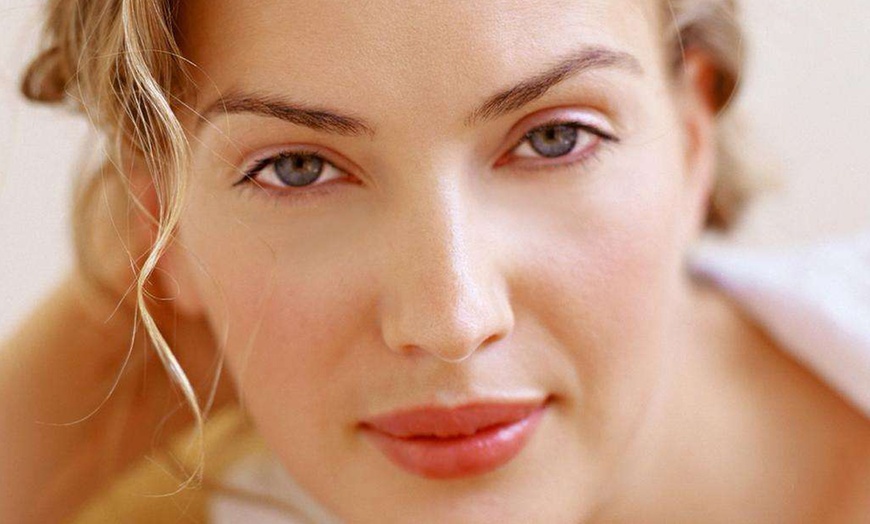 Image 3: Enjoy Up to 32% Off Makeup Courses at Makeup School Sydney