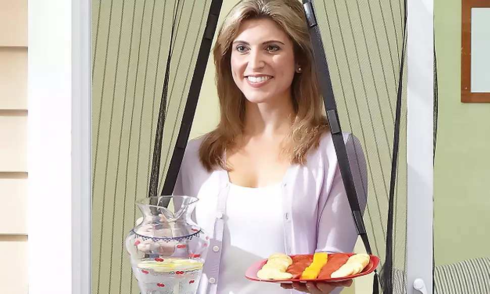 Magnetic Hands-Free Mesh Screen Door - Primary Image