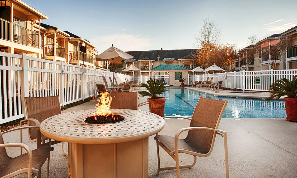 Stay at Best Western Plus Richmond Inn & Suites - Baton Rouge in Louisiana with Two Drinks. Dates into January.
 - Primary Image