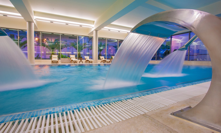 Image 1: Karlsbad: Superior-Doppelzimmer mit Frühstück oder Halbpension