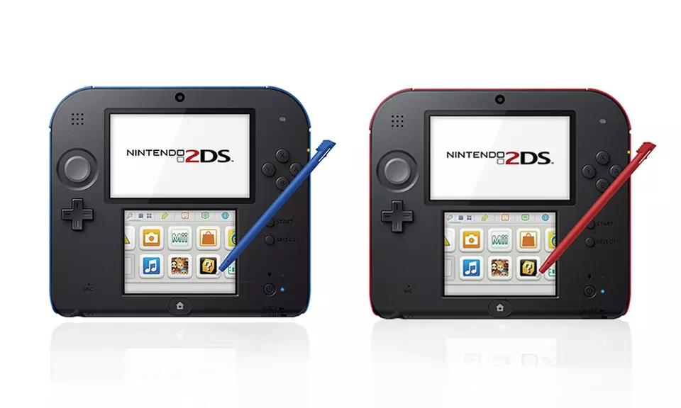 Nintendo 2DS Bundle with Mario Kart 7 - Primary Image