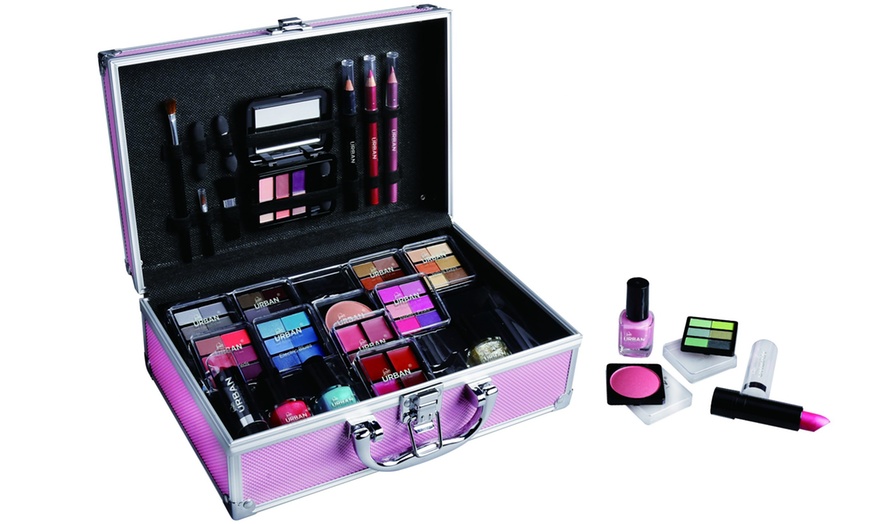 Image 4: 82-Piece Love Urban Beauty Cosmetics Case