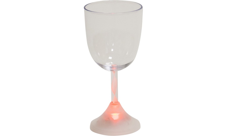 Image 5: Colour Changing LED Wine Glasses