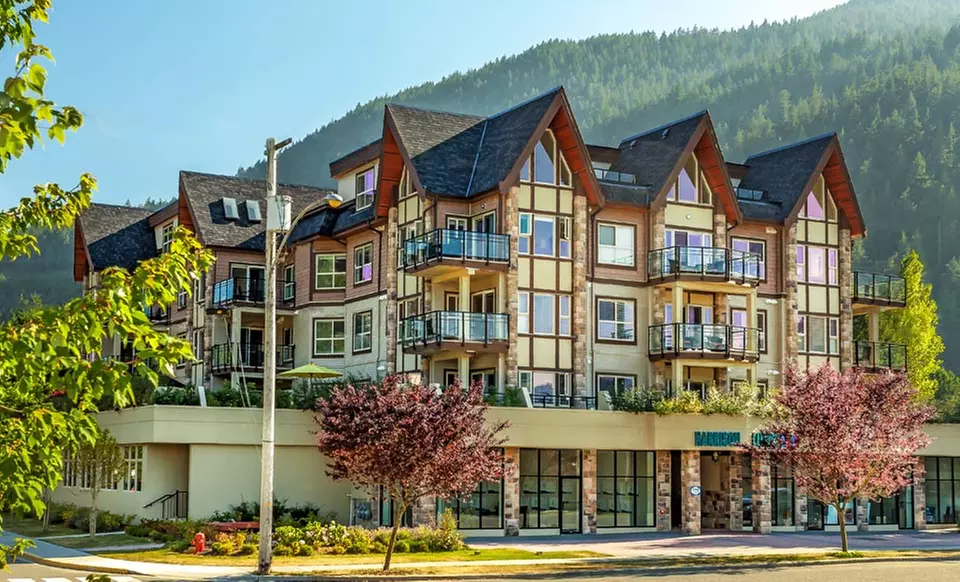2- or 3-Night Stay for Up to Six at Harrison Lake View Resort in Harrison Hot Springs, BC. Combine Up to 12 Nights. - Primary Image