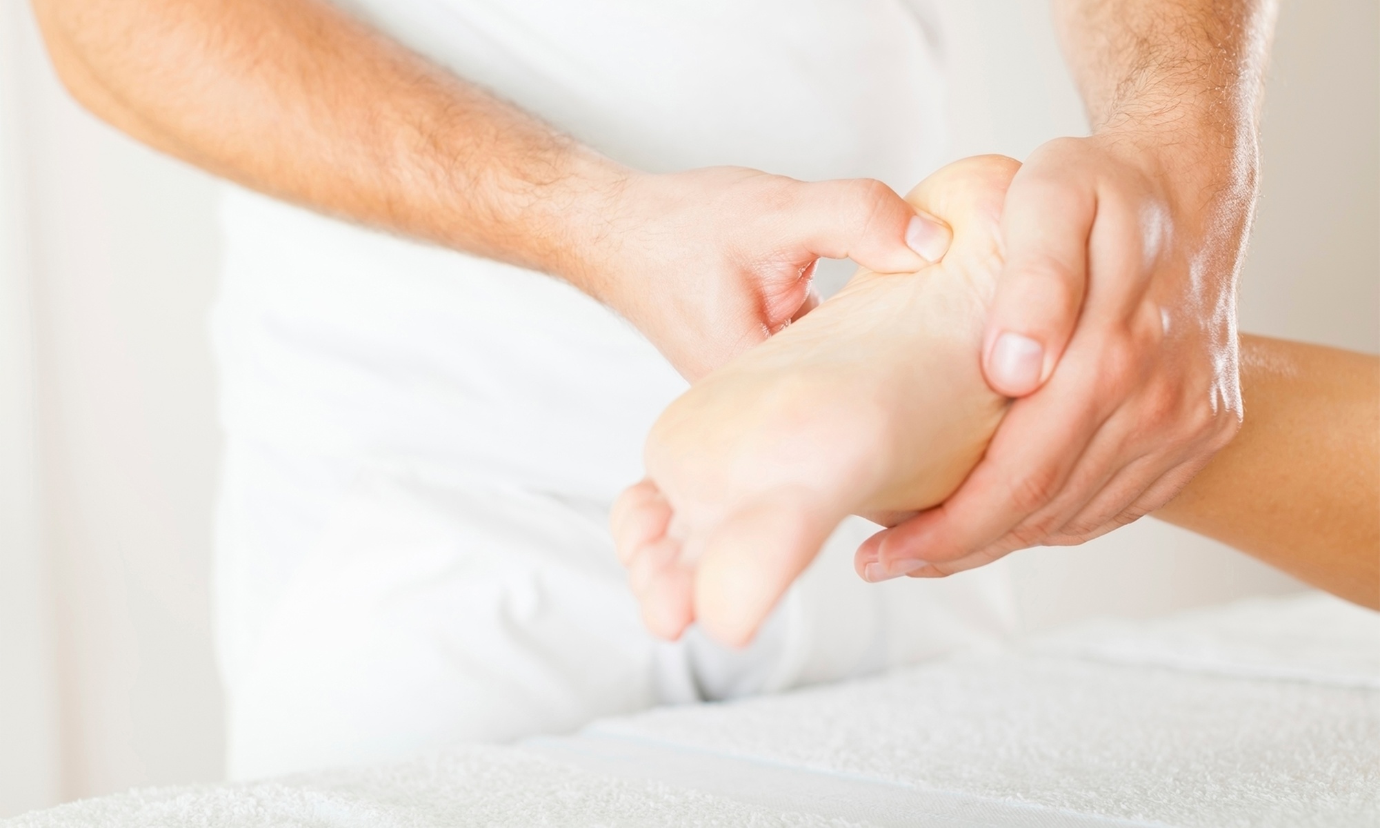 1 o 2 sesiones de reflexología podal y masaje drenante de piernas