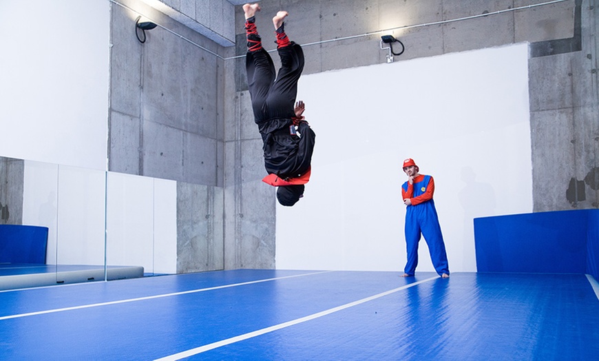 Image 9: Wejście na trampoliny, parkour i więcej
