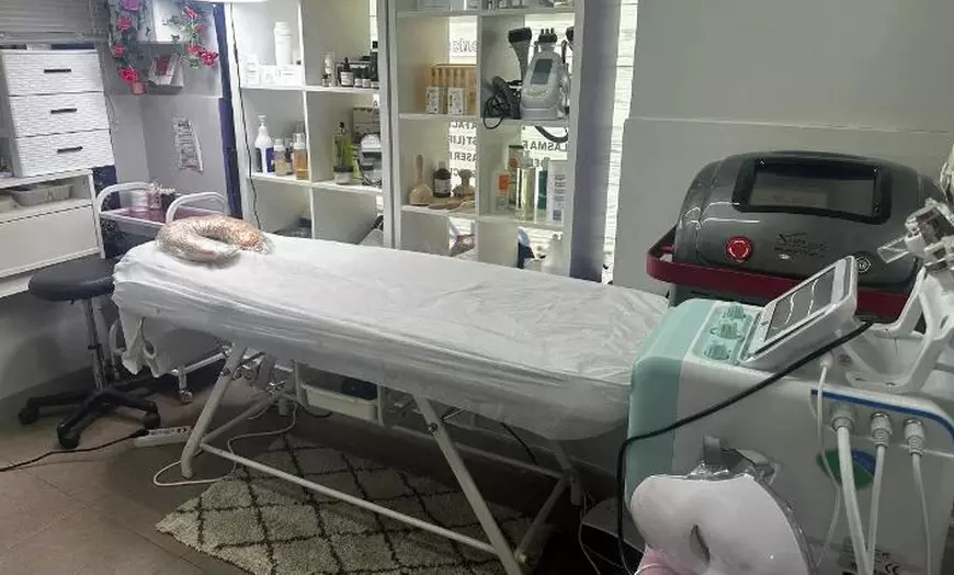 Image 1: Limpieza hydrafacial con opción a radiofrecuencia o bb glow 