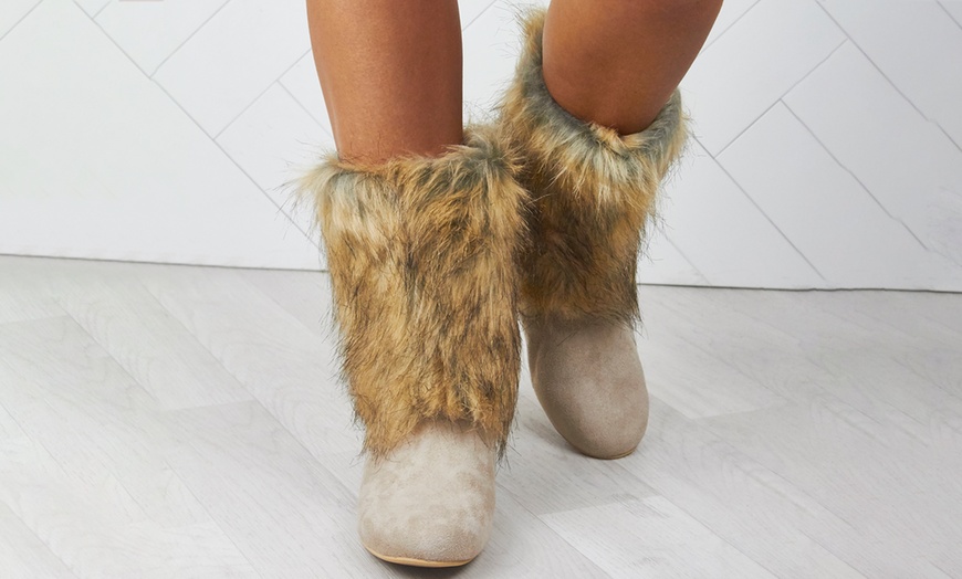 Image 7: Yeti Style Winter Boots
