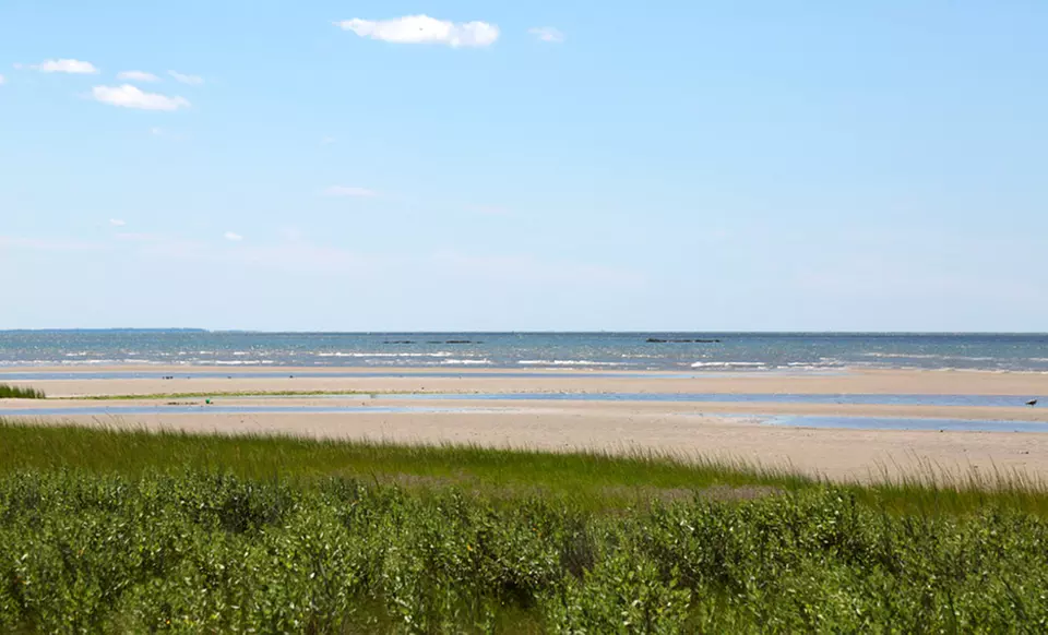 Stay at Deacon Timothy Pratt Bed and Breakfast in Old Saybrook, CT, with Dates into April - Second Medium