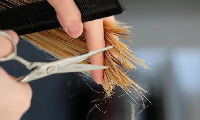 Hasta 41% de dto. en Peluquería - Corte de pelo en Instintes Peluqueria