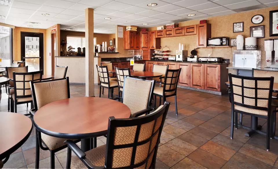 Stay at 3-Star Top-Secret Glenwood Springs Hotel, with Dates into June - Second Medium