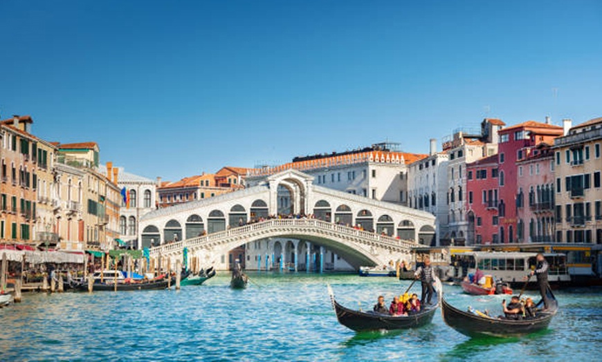 Image 1: Venezia: soggiorno in camera matrimoniale per 2