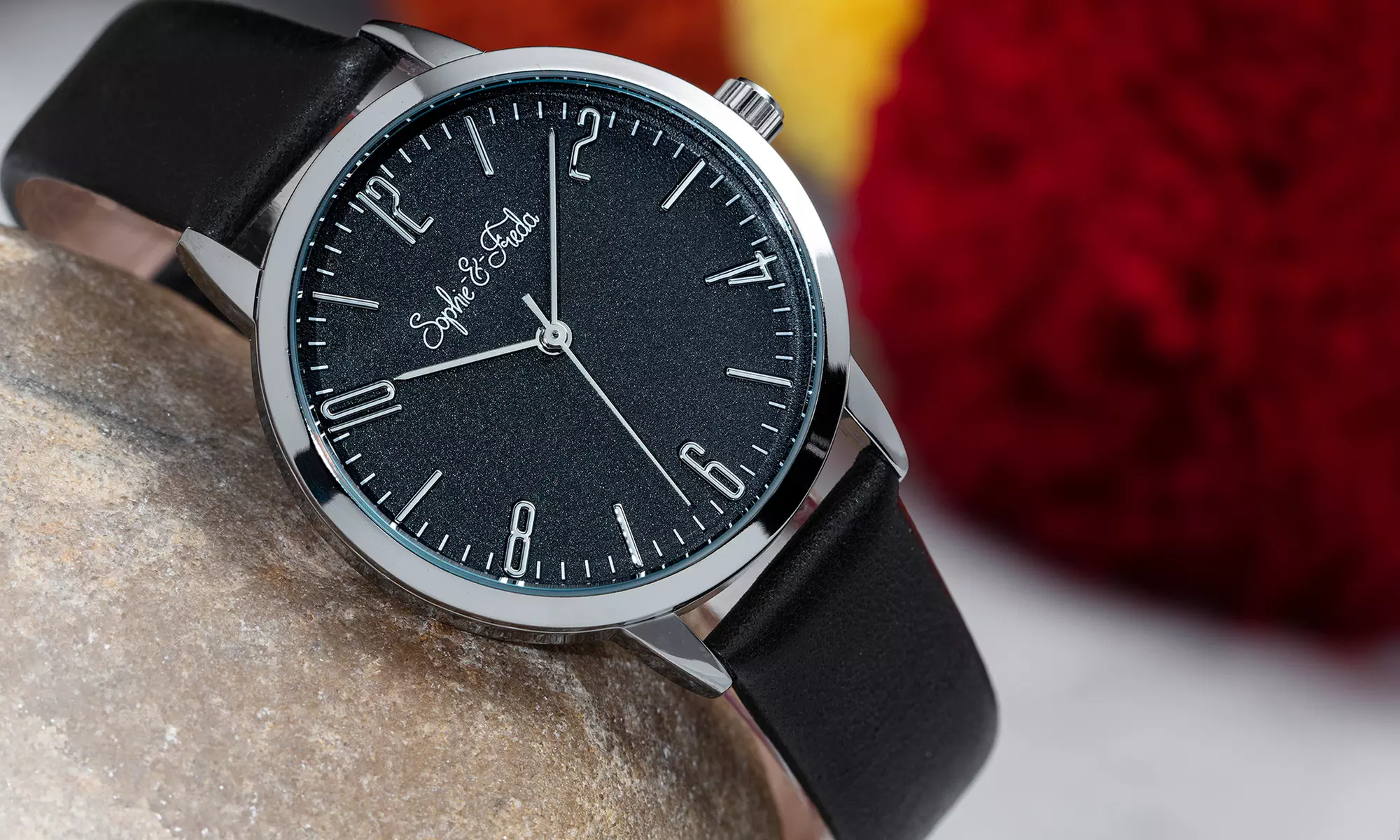 Sophie & Freda Vancouver Lederarmbanduhr in der Farbe nach Wahl - Primary Image