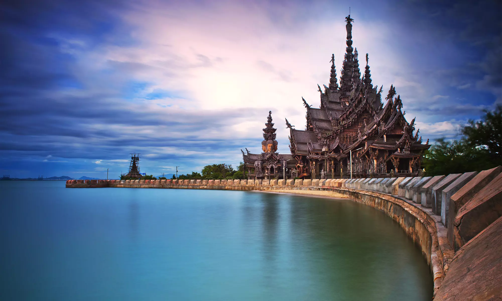 ✈ 10-Day Tour of Bangkok, Pattaya & Bali with Air from Intertrips 