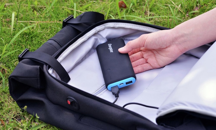 Image 8: Energizer Laptop Charging Bag with Power Bank