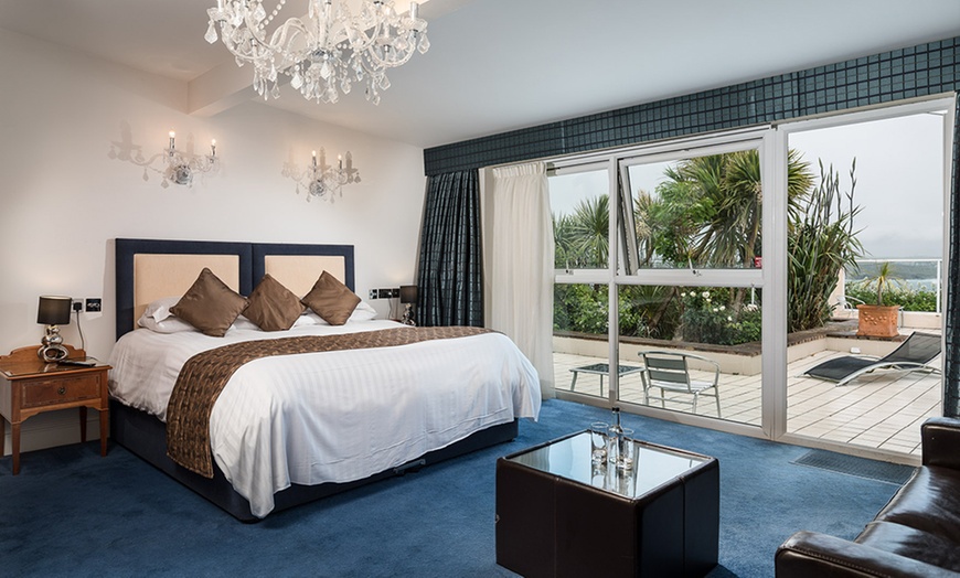 Image 3: Newquay: 4* Sea View Luxury Stay