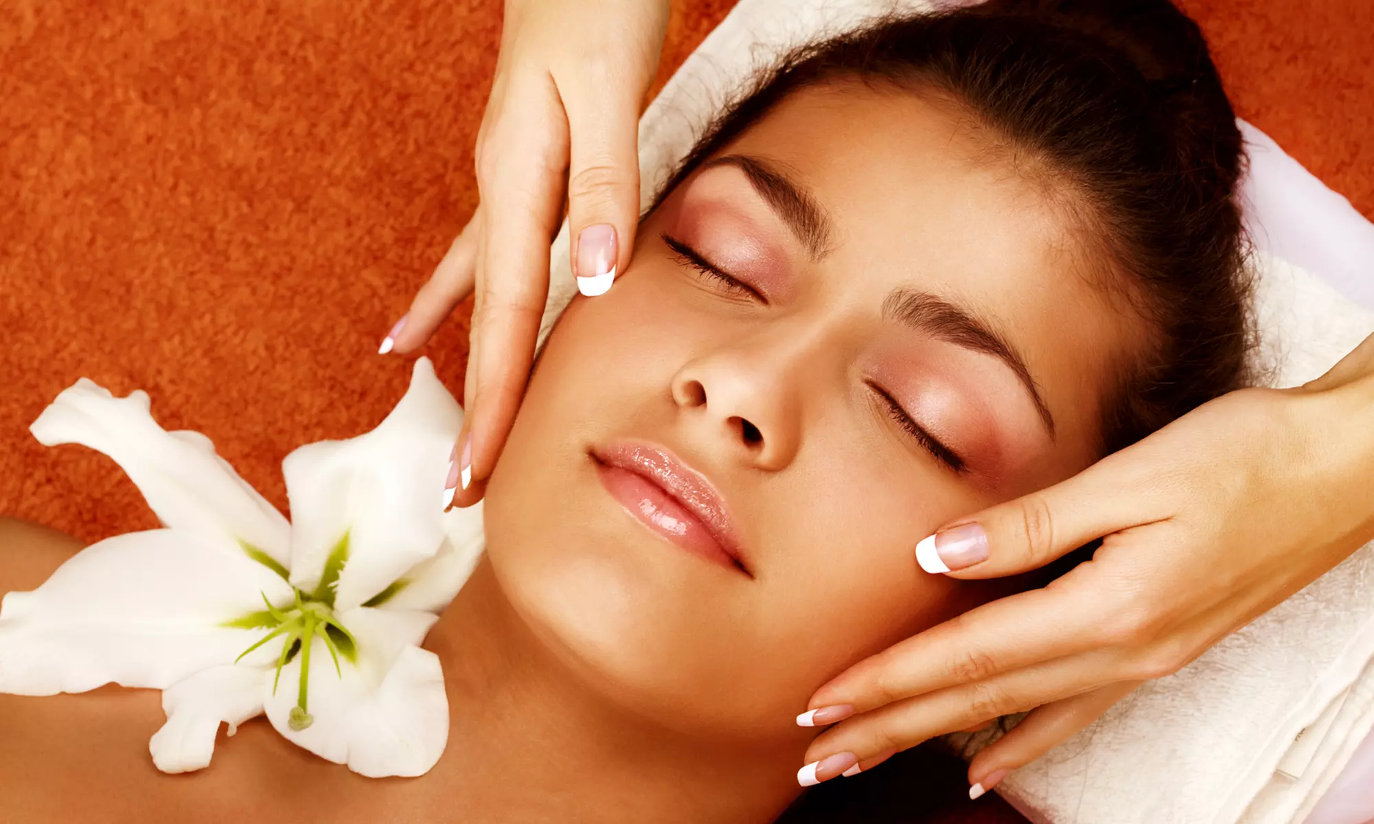 Rejuvenate Your Skin with a Hydra Facial Deluxe/Platinum Treatment!