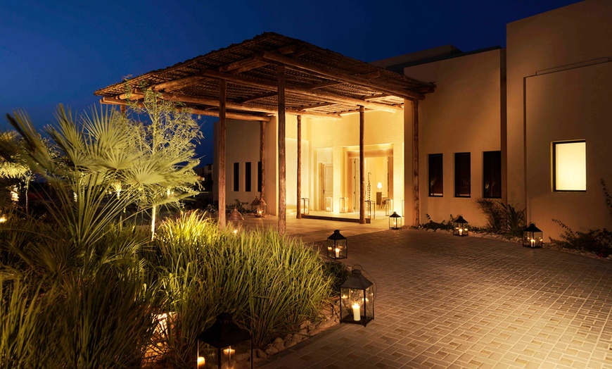 Image 2: 5* Anantara Stay 