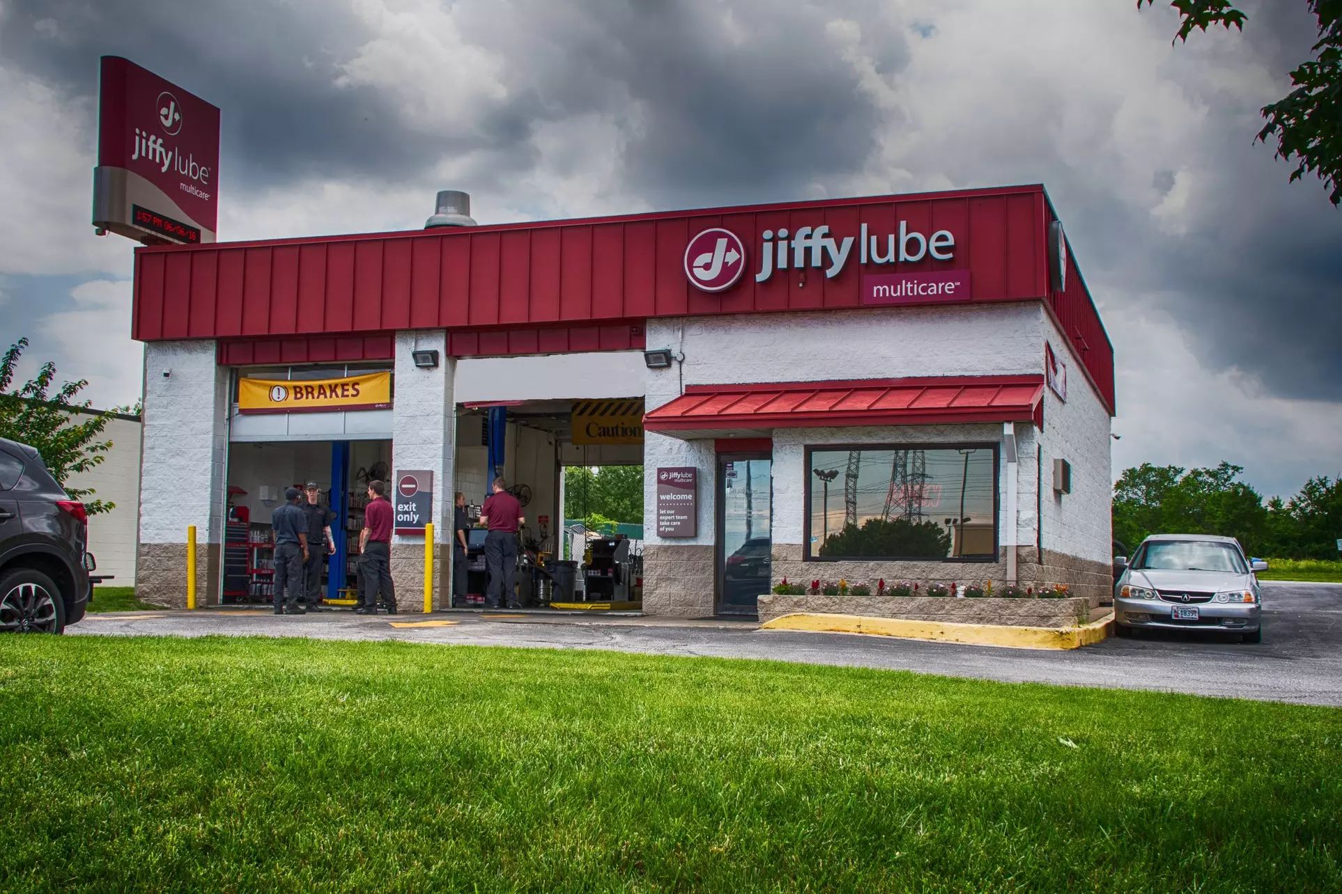 Conventional, Synthetic Blend or Mobil Super Synthetic Oil Change at Jiffy Lube Dundalk (Up to 45% Off)   - Primary Image