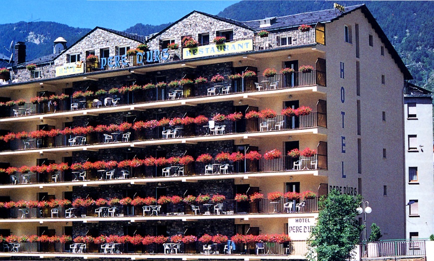 Image 5: 1 nuit en Andorre avec entrée au centre thermal "La Caldea"