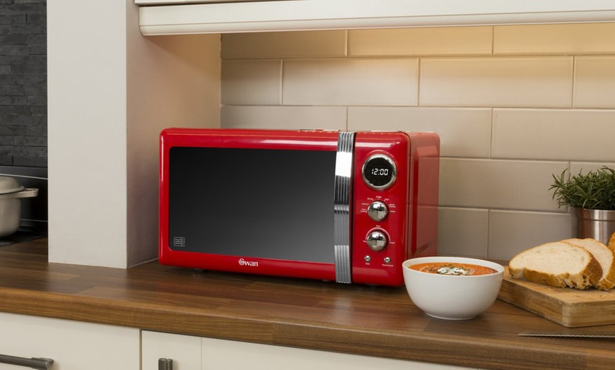 Image 11: Swan 800W Retro Digital Microwave