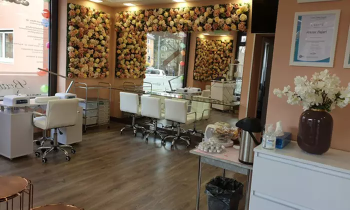 Zarte Füße und strahlende Nägel: Fußpflege opt. mit Maniküre