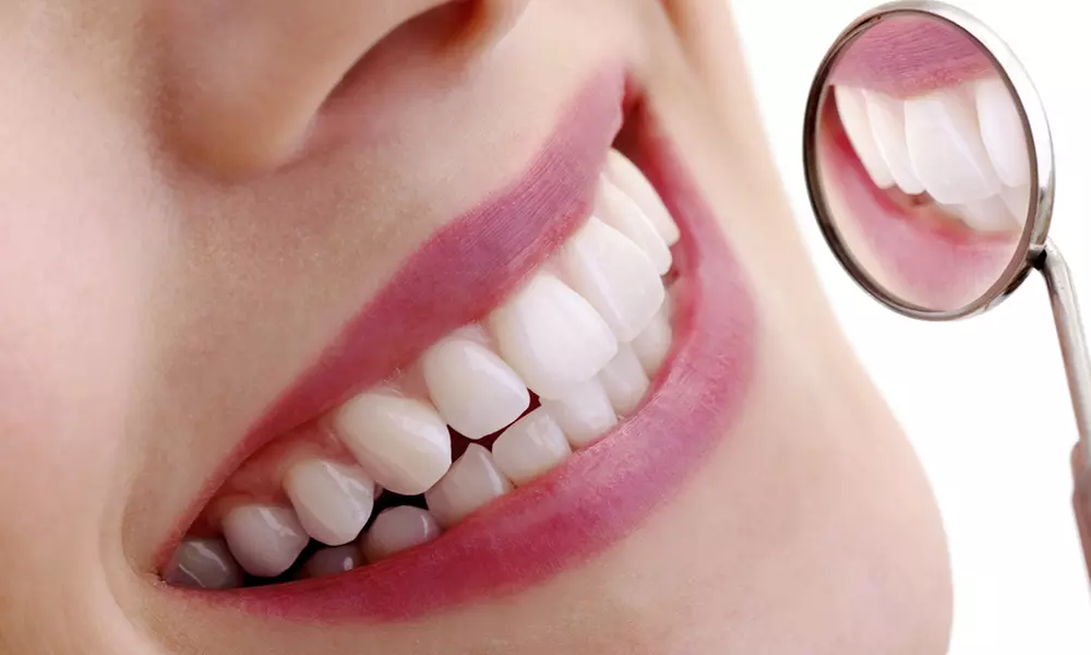 1 o 2 sesiones de blanqueamiento led y 1 o 2 limpiezas bucales desde 49,95 € en Instituto Médico Dentalis - Primary Image