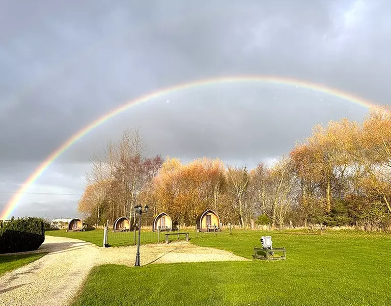 York: 1 or 2 Nights Overnight Pod Stay with Bottle of Prosecco