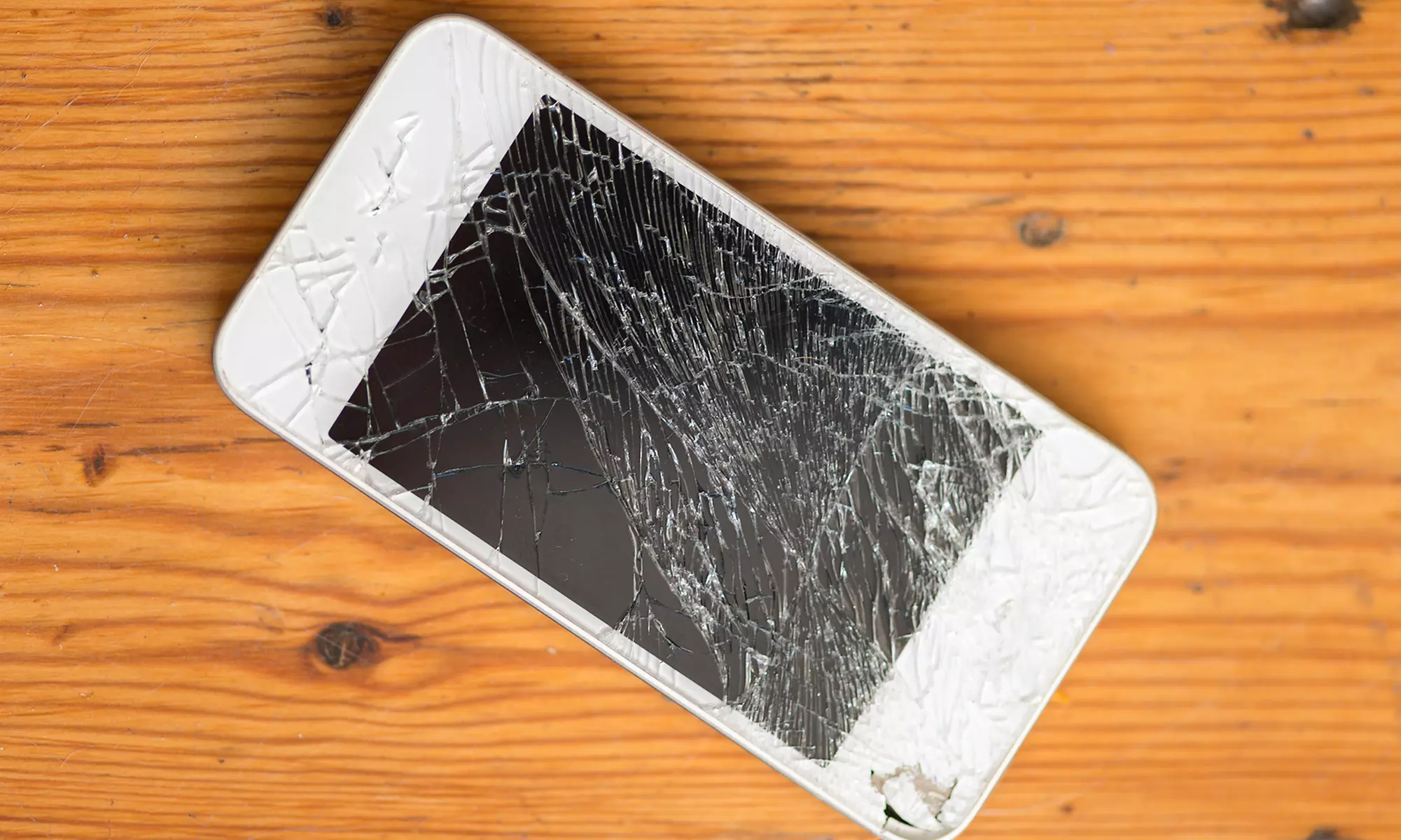 Smartphone or Tablet Glass-Screen Repair at G7 Electronics (Up to 44% Off). Six Options Available.  - Primary Image